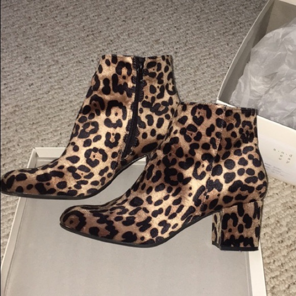 Leopard Booties - Picture 4 of 4